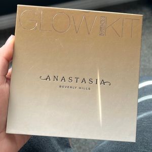Anastasia glow kit